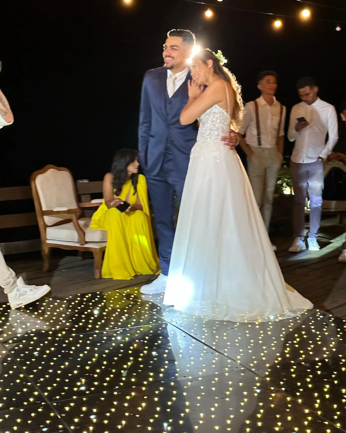Foto de casamento com som e luz do DJ Xandee